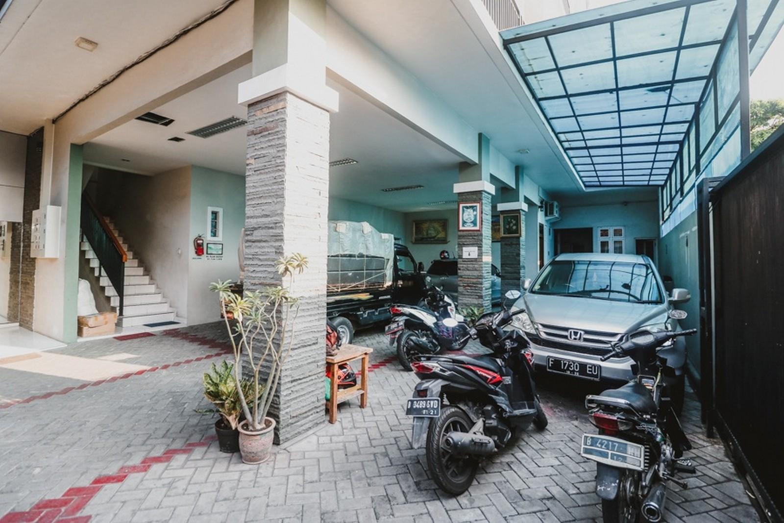 Reddoorz Plus Near Semanggi Jakarta Buitenkant foto
