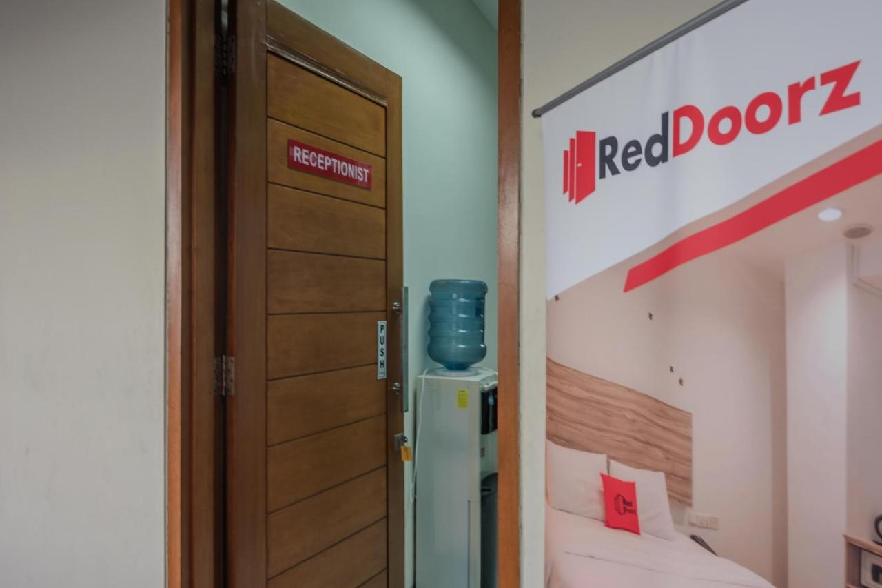 Reddoorz Plus Near Semanggi Jakarta Buitenkant foto