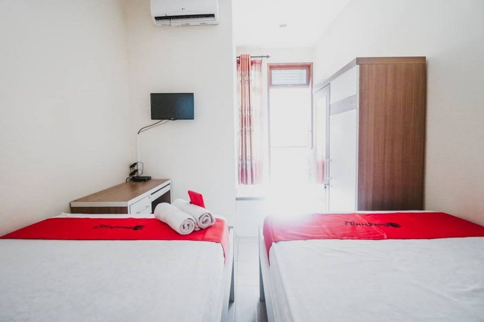 Reddoorz Plus Near Semanggi Jakarta Buitenkant foto