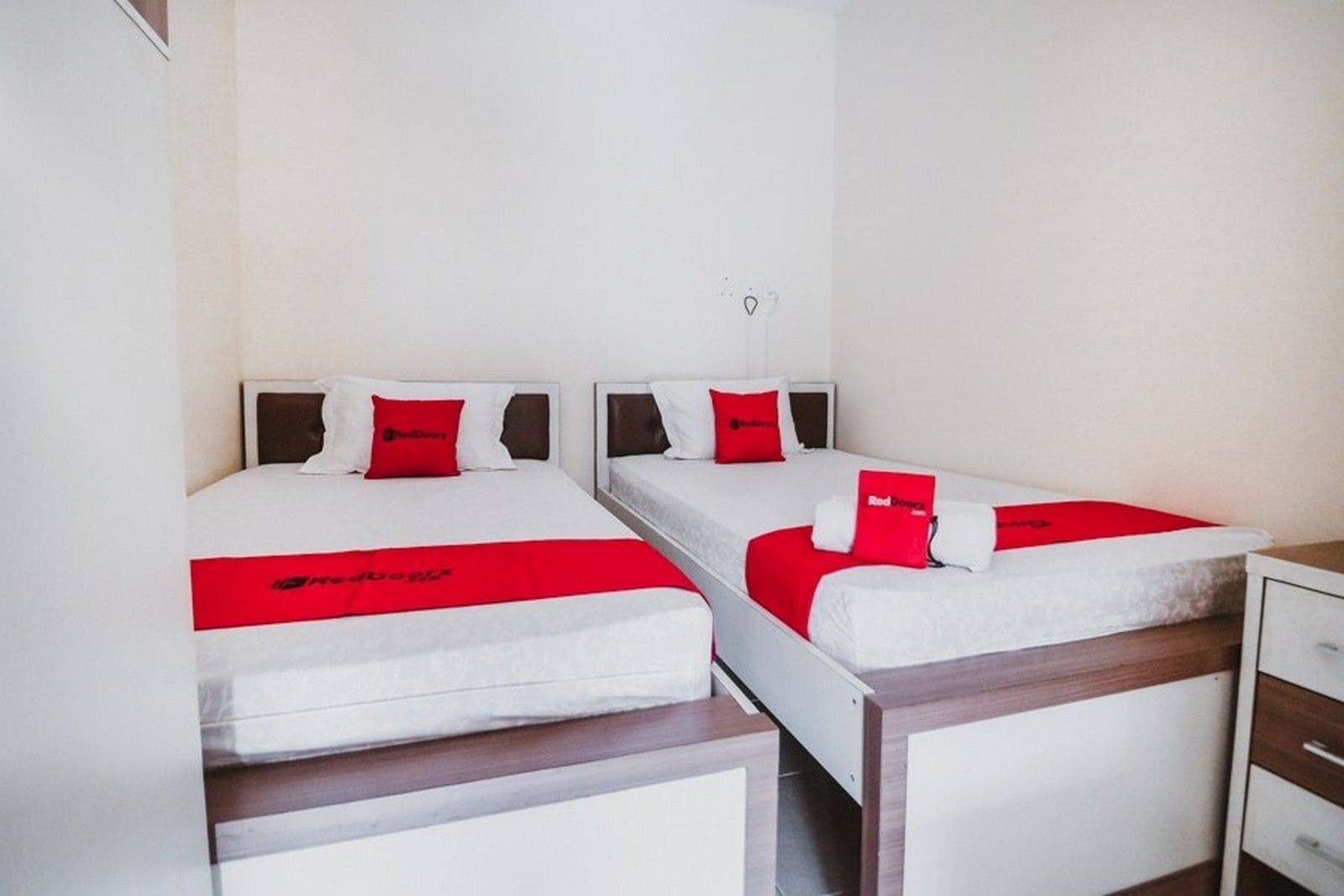 Reddoorz Plus Near Semanggi Jakarta Buitenkant foto